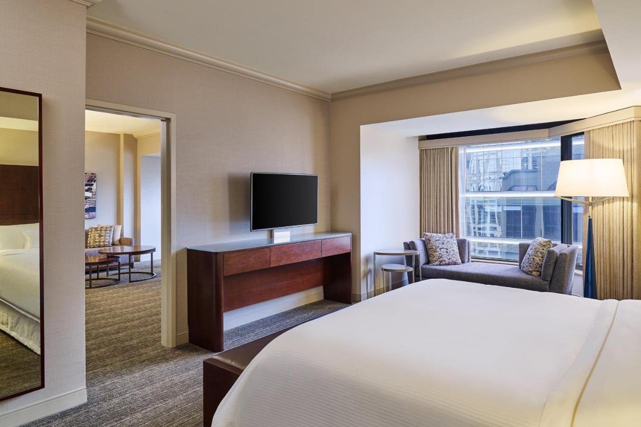 The Westin Chicago River North Exteriör bild